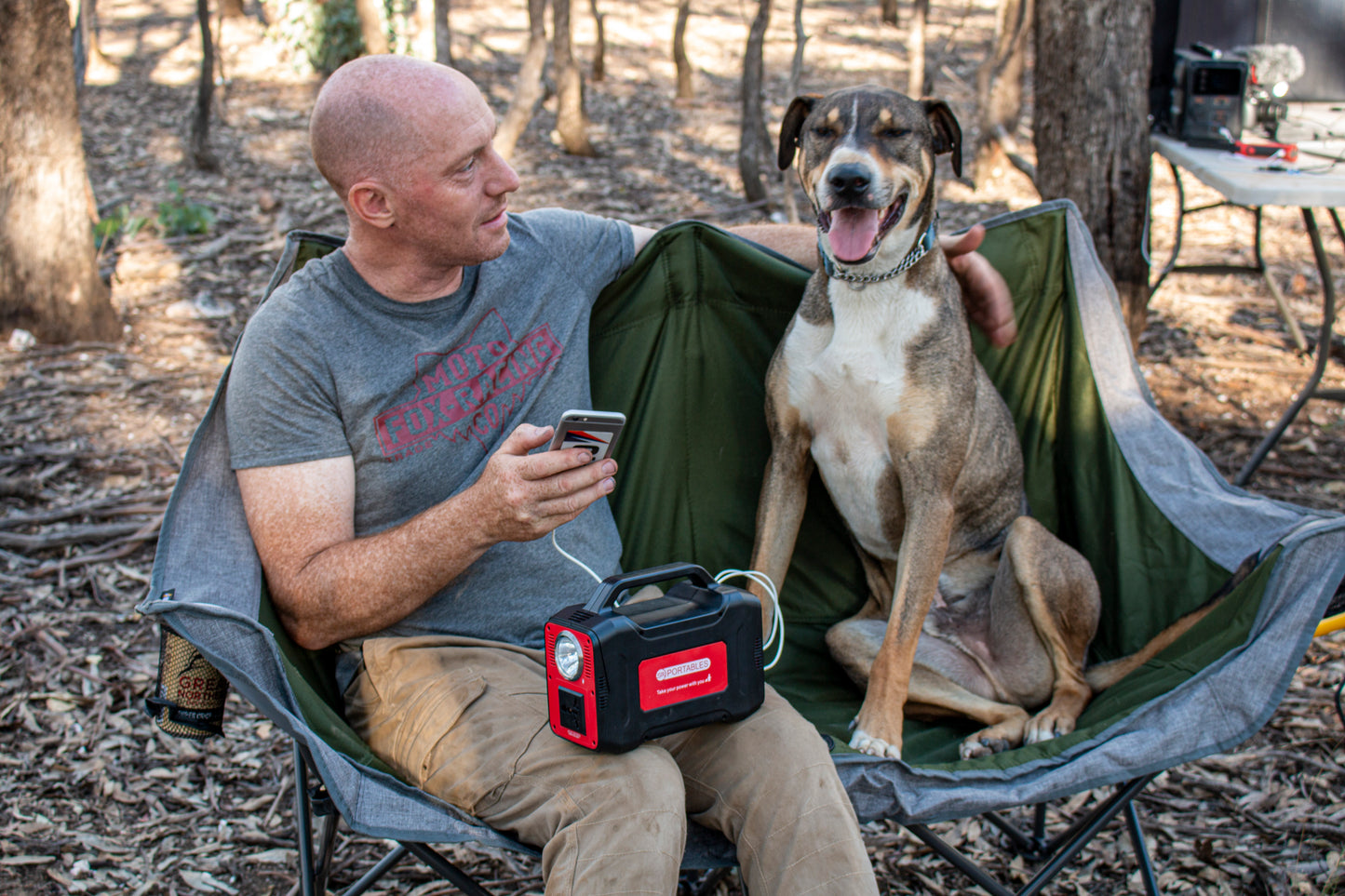 Thia – Hand-held Lithium Solar Generator